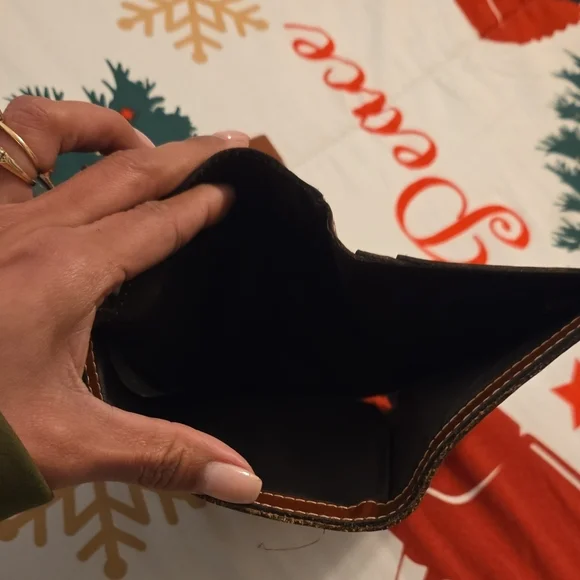 Patricia Nash Tan Leather Women's Wallet - Picture 5 of 6